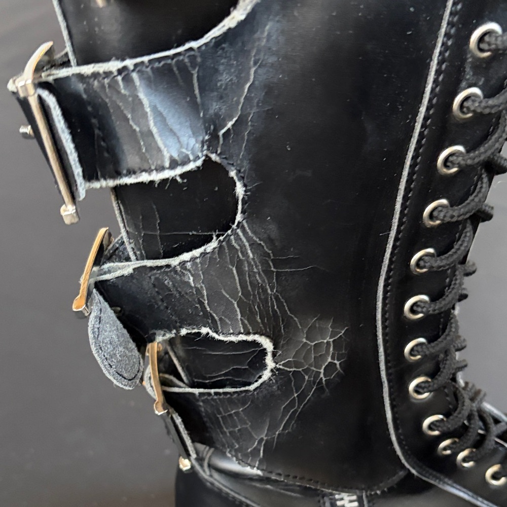 Demonia Knee High Combat Boots Black Lace Up Buckle Goth Punk Alt Women’s 8 - Picture 13 of 15